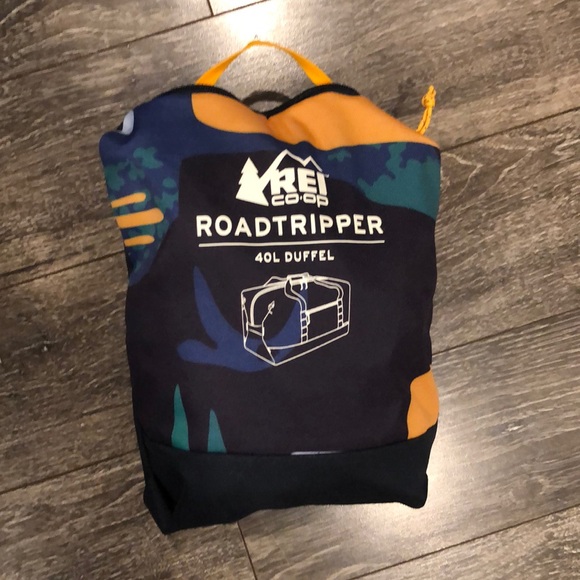 REI Handbags - REI 40L duffle
